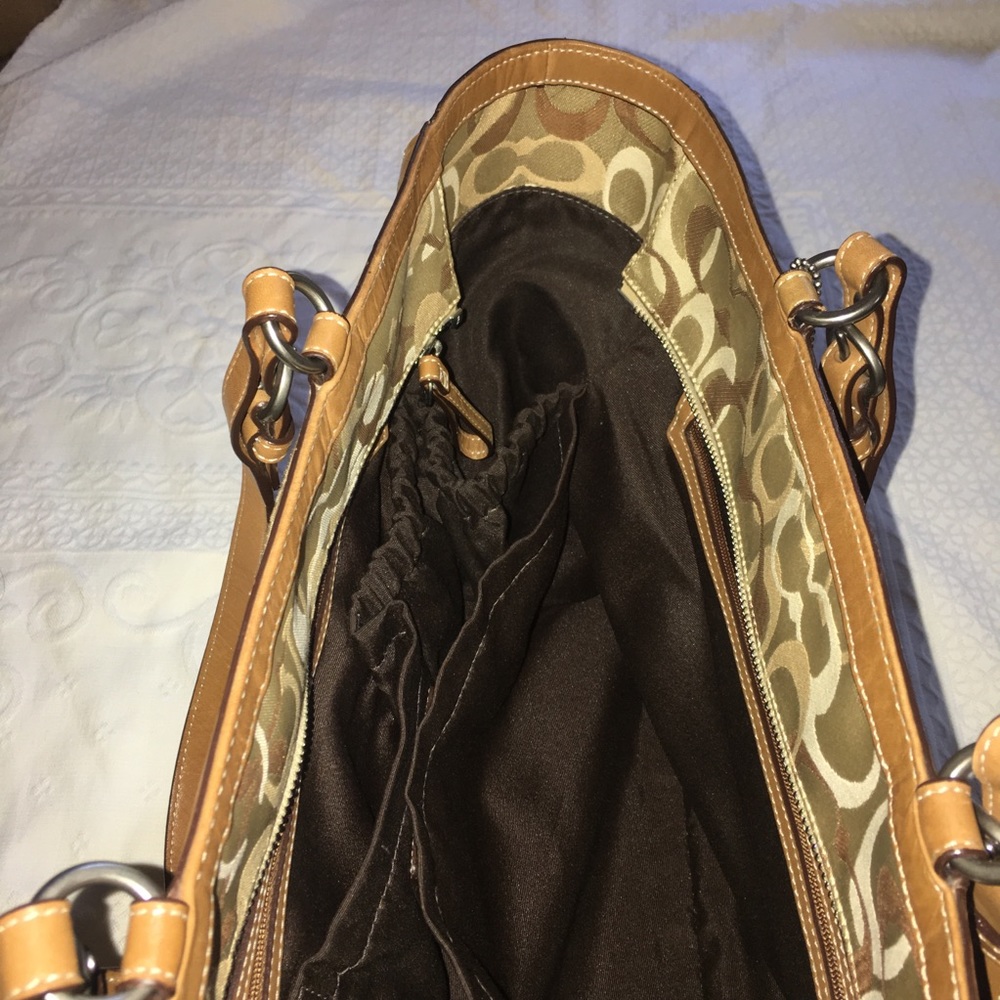 Make an offer ⚡️ COACH Logo Beige Baby Tote Bag - Picture 5 of 8